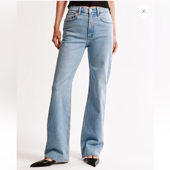 Abercrombie High Rise 90s Relaxed Jeans in Medium Wash in 28L - Picture 2 of 13